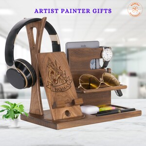 Wooden Phone Holder for Artist Painter, Engraved Artist Docking Station, Men Charging Station Gift for World Art Day, Personalized Art Lover