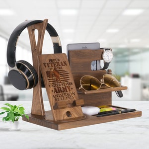Personalized Veteran Gift for Soldier, Proud Veteran of the US Army. Unique Headphone Organizer on Military Appreciation, Veteran Day, Xmas