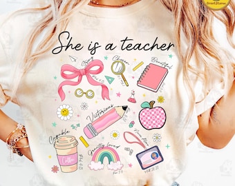 She Is Teacher png, leraar bloemen png, preppy leraar png, coquette Teacher Life png, cadeau leraar waardering, leraar wilde bloemen png