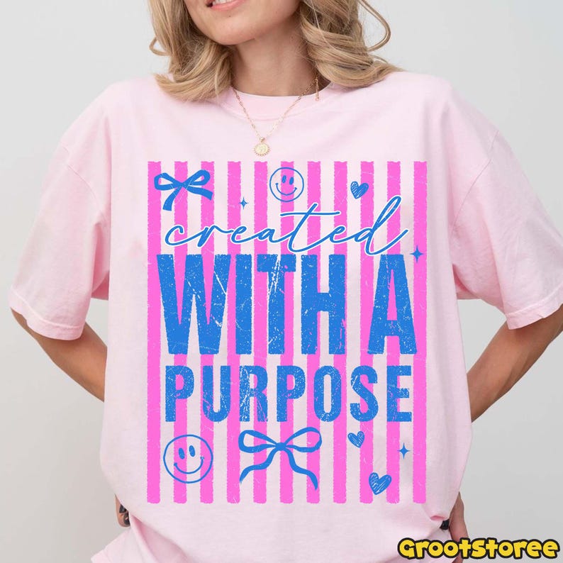 K&ouml;nnte beinhalten: Ein Set aus drei Keramikbechern mit gesprenkelter, matter Oberfl&auml;che. Die Becher sind in Creme-, Hellgrau- und Dunkelgraut&ouml;nen gehalten. Jeder Becher hat ein schlichtes, minimalistisches Design.