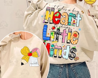 Anpassad lärarkokett png, det krävs ett stort hjärta för att forma små sinnen png, preppy lärarskjorta png, tillbaka till skolan png, lärarpresent png
