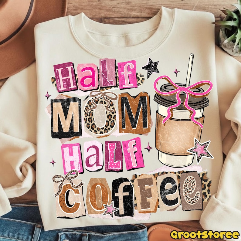 Coffee Mama PNG, Halvmamma Halvkaffeskjortadesign, Retrorutig kokettrosett, Leopardfärgad mors dag digital nedladdning bild 2