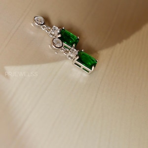 Pendants d&#39;oreilles en argent sterling taille émeraude : pierre de naissance de mai