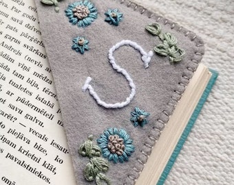 Personalized Hand Embroidered Corner Bookmark, Felt Triangle Page Stitched Corner Handmade Bookmark