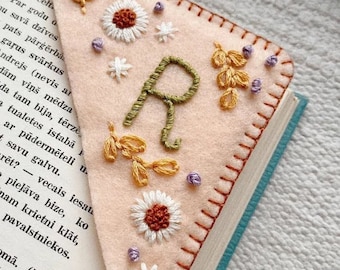 Personalized Hand Embroidered Corner Bookmark - Shipping from USA - 26 Letters and 4 Seasons - Felt Triangle Page Stitched Corner Bookmark