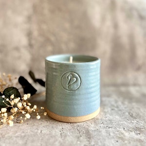 Cornish Black Pomegranate Soy wax candle. Hand poured into ceramic pots using cotton Wicks and the purest essential oils. Vegan friendly. image 2