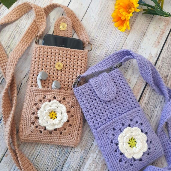 Patrón Bolso para Móvil a Crochet – Bolso Bandolera Pequeño con Flor – PDF Nivel Fácil/Intermedio - Tutorial Paso a Paso