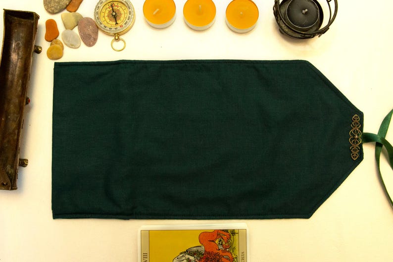 Tarot card wrap, Green Tarot bag, Tarot card holder, Velvet Tarot desk pouch, Case, Box, Gift for Witches, Oracle, Tarot Card Protector