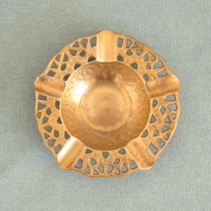 Cuenco de bruja vintage: caldero ritual de latón, cenicero vintage, plato de ofrendas, recipiente para hechizos antiguo, decoración de altar, brujería, regalo para brujas.