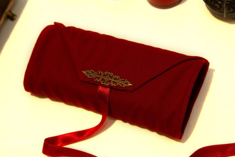 Tarot card wrap red, Tarot card bag velvet, Tarot pouch, Oracle deck case, Velvet Tarot card Holder,  Gift for Witches, Tarot Accessories