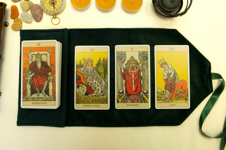 Tarot card wrap, Green Tarot bag, Tarot card holder, Velvet Tarot desk pouch, Case, Box, Gift for Witches, Oracle, Tarot Card Protector