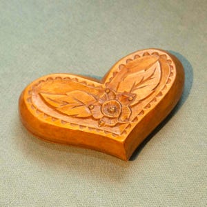 Vintage houten altaardoos, vintage klein altaardoosje, gesneden sieradendoosje, Witchy Home Decor, aandenken, rustiek decor