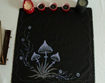 Divination cloth, Altar Cloth, Tarot Cloth, Tarot Spread, Embroidered Tarot, Ceremonial cloth, Ritual, Altar tool, Magic spell, Witchcraft