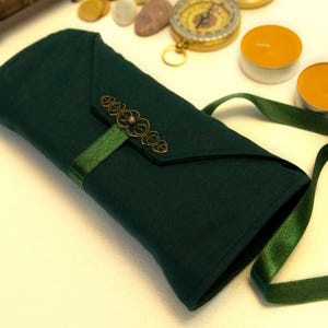 Tarot card wrap, Green Tarot bag, Tarot card holder, Velvet Tarot desk pouch, Case, Box, Gift for Witches, Oracle, Tarot Card Protector