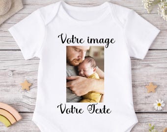 Een gepersonaliseerd babyrompertje met je eigen foto en tekst, een persoonlijk kraamcadeau, een cadeau voor elke gelegenheid.