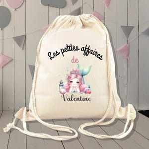 Sac  à dos personnalisé enfant, modèle Sirène ," Les petites affaire de...." , 30x36cm