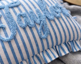 Benutzerdefinierte Name Punch Needle Baby Jungen Kissen: Blau gestreiftes Rüschenkissen, Studentenwohnheim Dekor