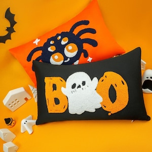 Personalisierte Halloween Kissen, BOO Punch Needle Stickerei, Gothic Herbst Dekor