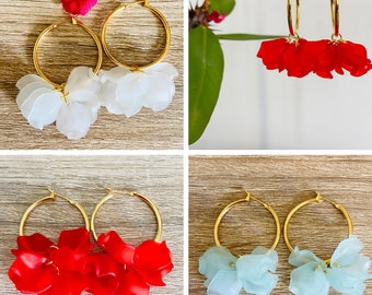 Pendientes de aro CAMILLE de latón dorado con pétalos de flores arrugados en múltiples colores inspirados en Sézane, hechos a mano