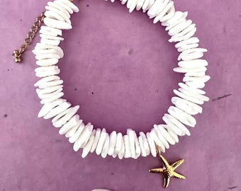 ONDINE bracelet – natural shell beads and golden starfish charm
