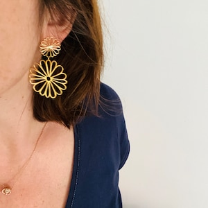 EMILIE dangling earrings with Sézane-inspired openwork stud earrings and flower pendant, handcrafted image 9