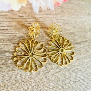 EMILIE dangling earrings with Sézane-inspired openwork stud earrings and flower pendant, handcrafted image 4