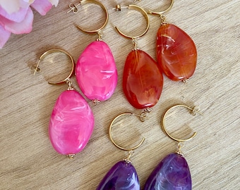 JUNE dangling earrings with hammered gold half creole and Sézane-inspired irregular acrylic pendant