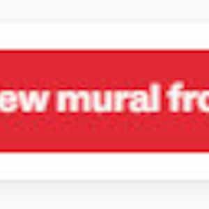 K&ouml;nnte beinhalten: Roter Knopf mit wei&szlig;em Text, der "Neues Wandbild aus Vorlage" lautet.