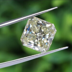 Off White Radiant Cut Moissanite: VVS Loose Gemstone, 0.91-5.29 Carat