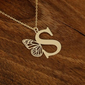 Colar personalizado com iniciais de borboleta em ouro sólido 14k, colar com letras douradas, colar com nome personalizado para crianças, presente de dama de honra, presente para ela
