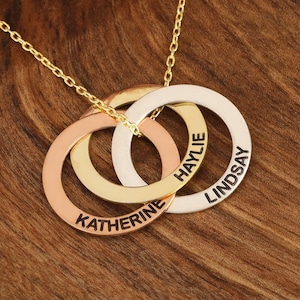 Interlocking Circle Family Name Necklace,Custom Engraved Name Necklace,Personalized Necklace,Personalized Jewelry, Gift for Her,Gift for Mom