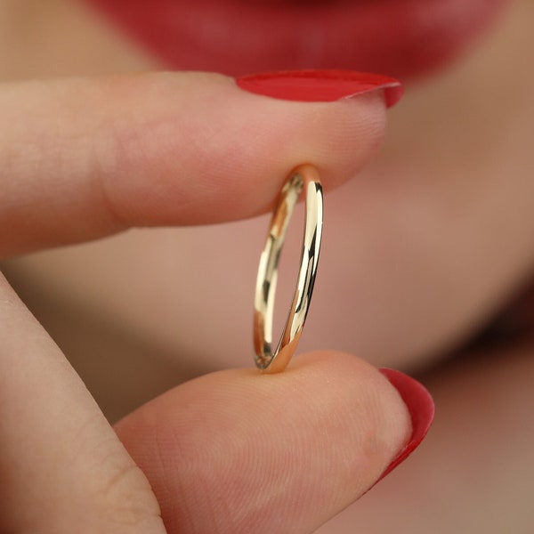 14k Gold 1,5 mm Gelbgold poliert Ehering, individuell gravierte Ringe Ehering, Comfort Fit, Ehering für Männer und Frauen