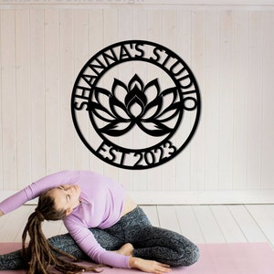 Lotus Blume Metall Wandkunst, personalisierte Yoga Studio Dekor, Lotus Blume Zeichen, Lotus Meditation Raum Dekor, Yoga und buddhistische Dekor