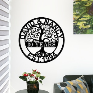 Puede incluir: Arte de pared de &aacute;rbol de la vida de metal negro con los nombres David & Nancy, 30 a&ntilde;os Est. 1994.