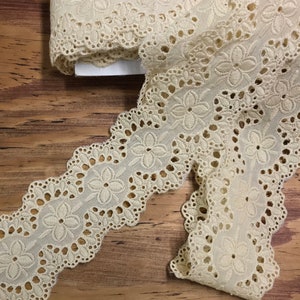 Beige/Ivory embroidery on Natural Beige Cotton Voile Broderie Anglaise 9 cm Wide. image 1