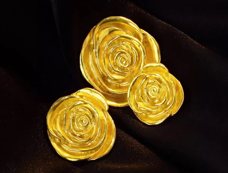 Gold Camelia Metal Alloy Buttons In 3 Sizes. image 1