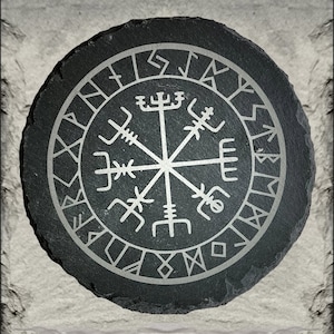 Vegvisir - engraved slate - Viking compass - round