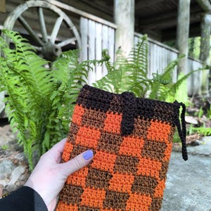Gehaakte boekdeken, boekhoes, tabletomslag, bijbelomslag, boekenkast, gehaakte boekhoes, leuke en zachte handgemaakte boekhoes