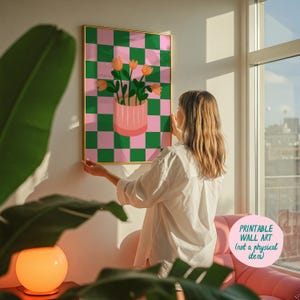 Impresión artística de jarrón de flores para descargar, decoración danesa en tonos pastel, arte de pared rosa y verde, colores de dopamina, decoración maximalista, impresiones artísticas de moda