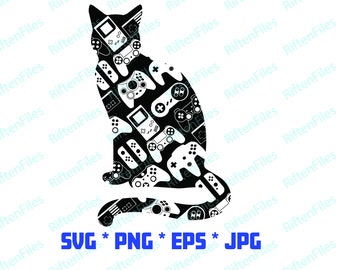 Puede incluir: Silueta en blanco y negro de un gato formado por mandos de videojuegos y consolas de juegos. El texto "SVG * PNG * EPS * JPG" está debajo del gato.