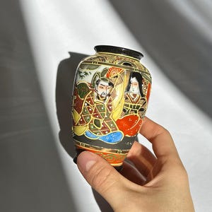 Japanese Vase With Samurai - Etsy