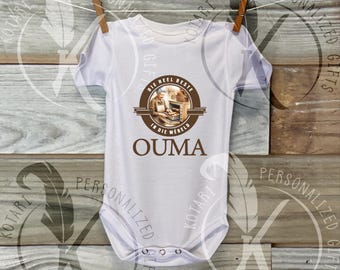 Best Ouma - Body pour bébé (Téléchargement numérique PNG) - PARODIE AFRIKAANS - Baba Ontwerp