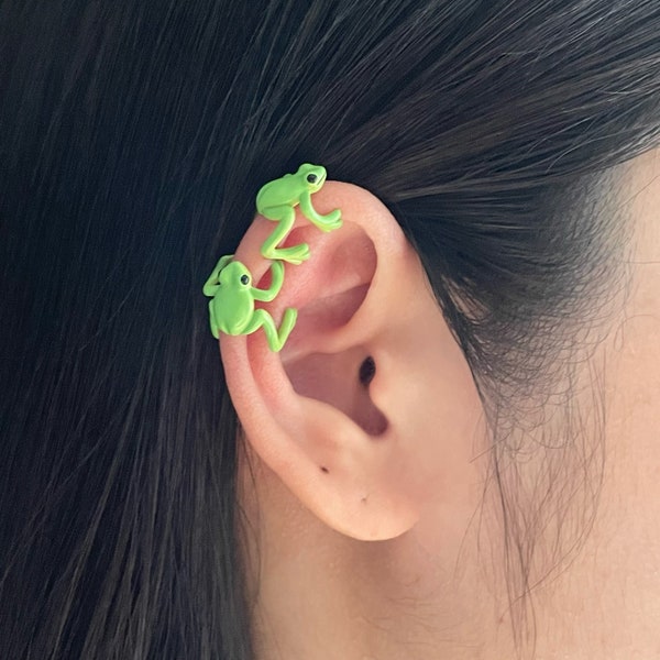 Silver Green Frog Ear Cuff,Cute Frog Ear Climber, Frog Helix Wrap Earring,Cute Ear Cuff,Frog Ear Jewelry ,Fun Earrings,Crazy Funny Gift