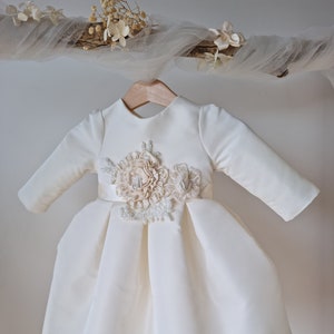 Robe de baptême modèle Evelyn bandeau, robe de baptême, robe de baptême bébé, robe de cérémonie fille, robe de cérémonie bébé,robe de bébé image 1