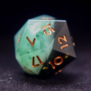 Green Black DND Dice Set, Green Jade Resin Sharp Edge D&D Dice Set for Gifts, Dungeons and Dragons Polyhedral RPG D6, D20 Dice
