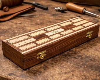 Tablero de cribbage de madera personalizado con naipes