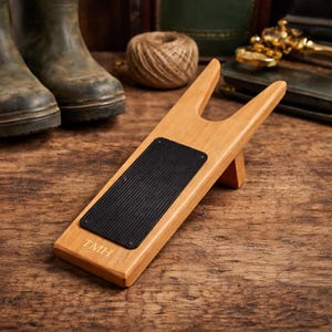 Personalised Wooden Boot Jack – Handmade Solid Wood Welly & Boot Remover with Embossed Initials