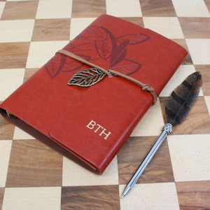 Quaderno in carta kraft con custodia in pelle marrone fantasia con penna a sfera stile penna d'oca, goffratura gratuita, regalo di Natale