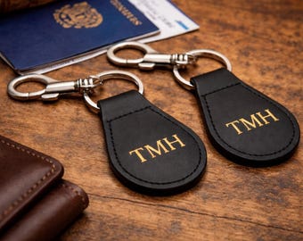 Personalised Luggage Tag, Gold Embossed Initials – Luxury Travel Accessory