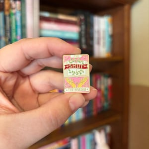 Smut Readers Book Emaille Pin - Tarotkarten Design - Witchy Bookish Pin - Geschenke für Leser